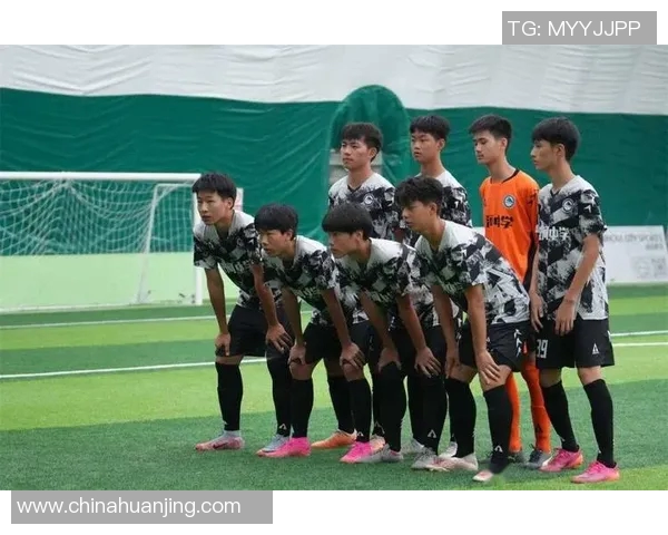 足球第一联赛激战正酣各队争夺冠军荣耀的精彩瞬间与背后故事